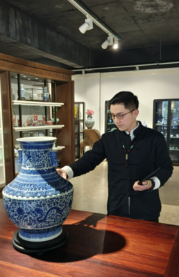 收藏家馬秉志:陶瓷藝術的傳承人與愛心使者